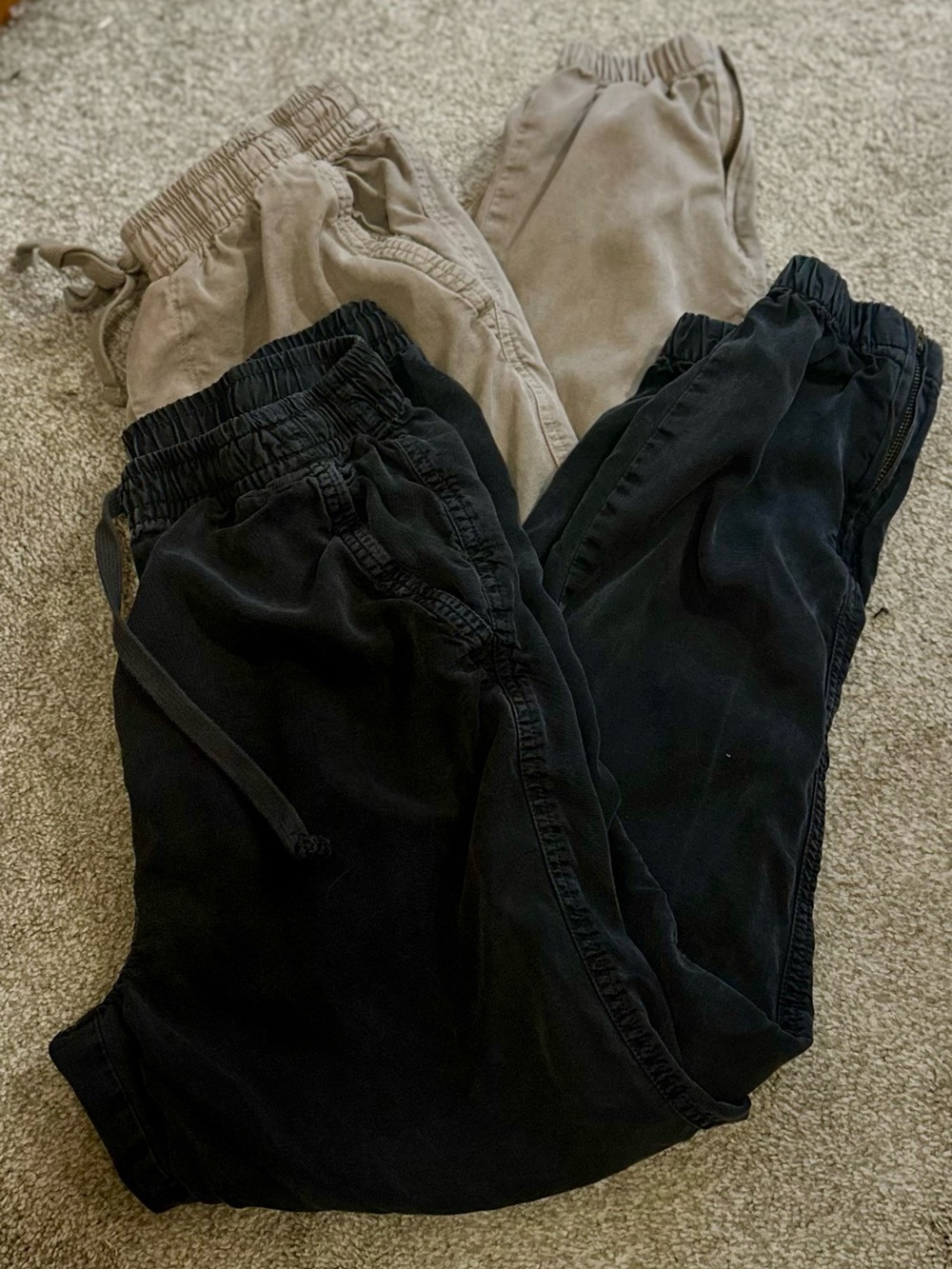 aerie Women’s Sweatpants in Dark Gray and Tan - Drawstring Joggers